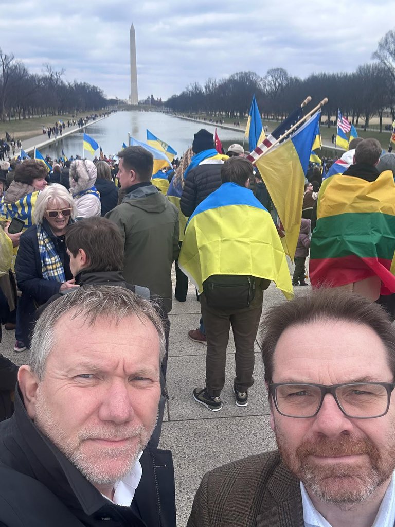 IcelandInUS's tweet photo. Iceland stands with Ukraine. Chargé d’affaires @DavidLogi &amp; Defence Attaché @garfor71 are today attending the mass rally in support of Ukraine at the National Mall. https://t.co/Kvs5kT7BVh