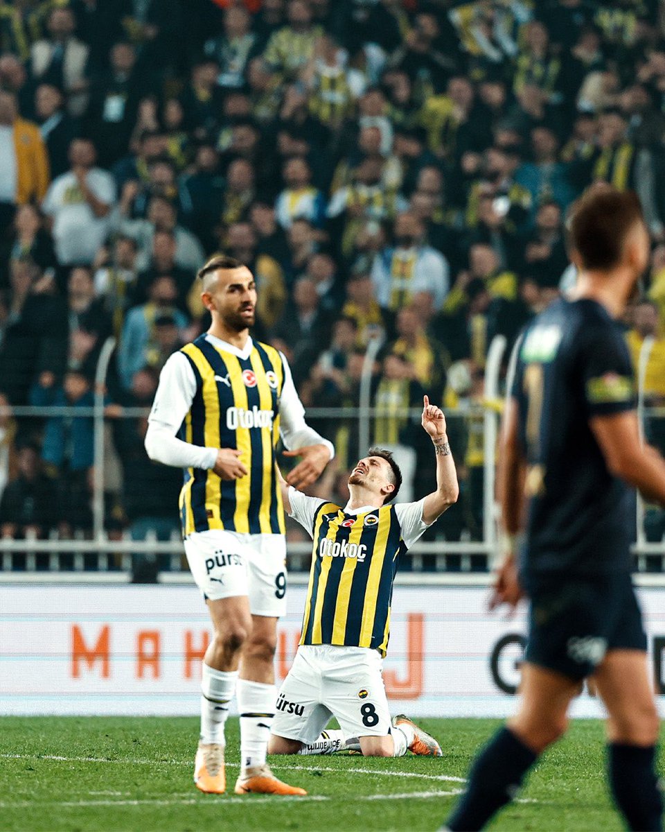 MHYandas's tweet photo. SONUNA KADAR BİZ FENERBAHCELİYİZ ULAN…💛💙 https://t.co/1HdfvCsCUN