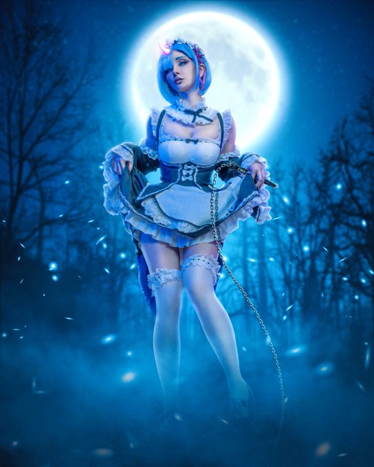 1 pic. I protected you, Subaru-kun! So now, how about you service me a bit in return? ? 

#cosplayergirl