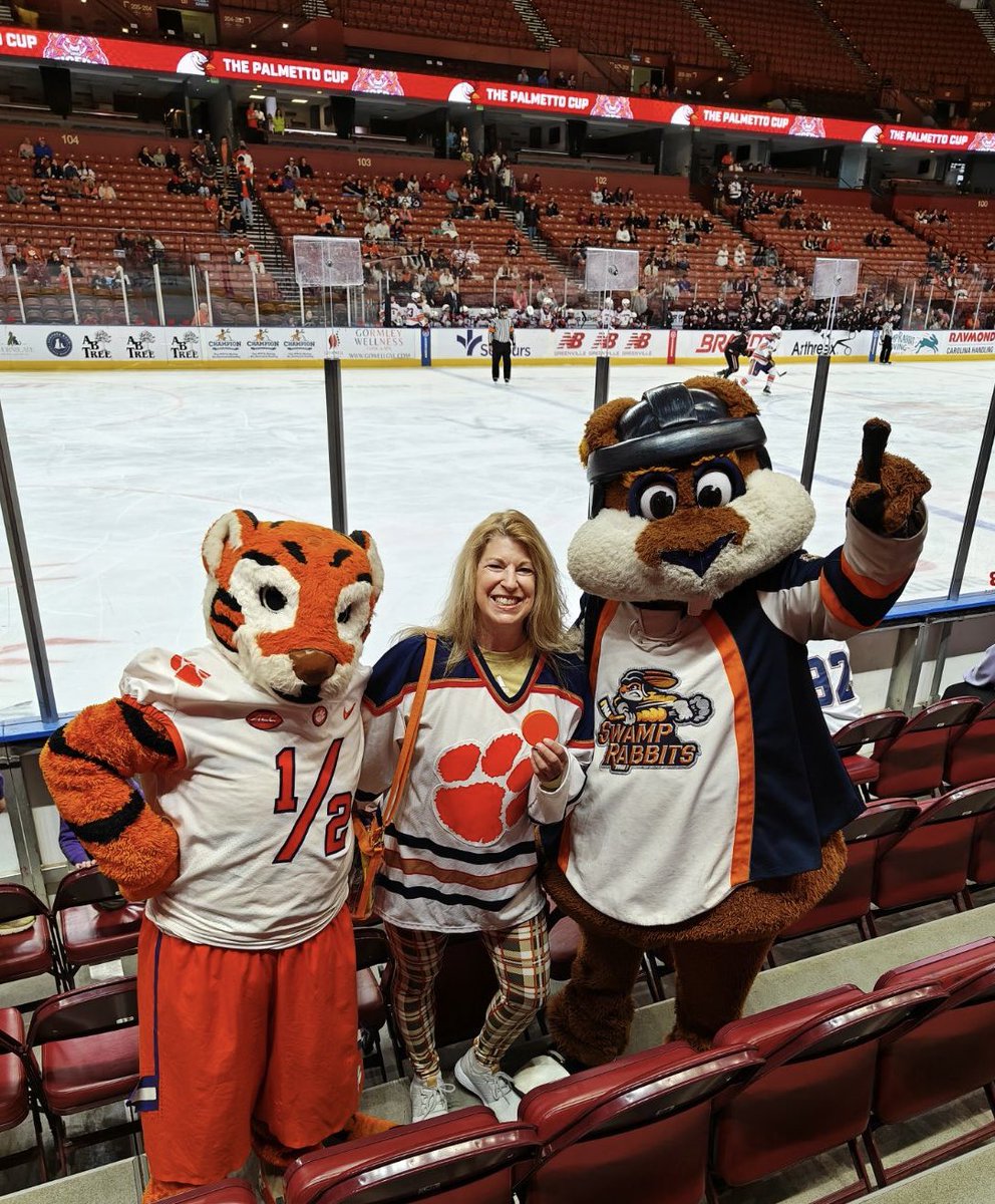 HateUSC's tweet photo. Go Tigers! https://t.co/NFz65X6gYL