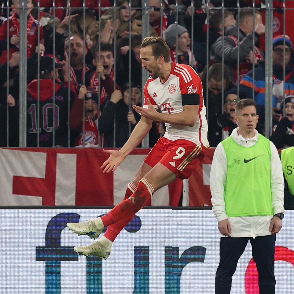 mirondo9's tweet image. 🇩🇪 #Friburgo, 29 goles.
🇩🇪 #Bochum, 28 goles.
🏴󠁧󠁢󠁥󠁮󠁧󠁿 Harry Kane, 27 goles.
🇩🇪 #Wolfsburg, 26 goles.
🇩🇪 #Darmstadt, 24 goles.
🇩🇪 #UnionBerlín, 23 goles.
🇩🇪 #Mainz, 18 goles.
🇩🇪 #Colonia, 16 goles.