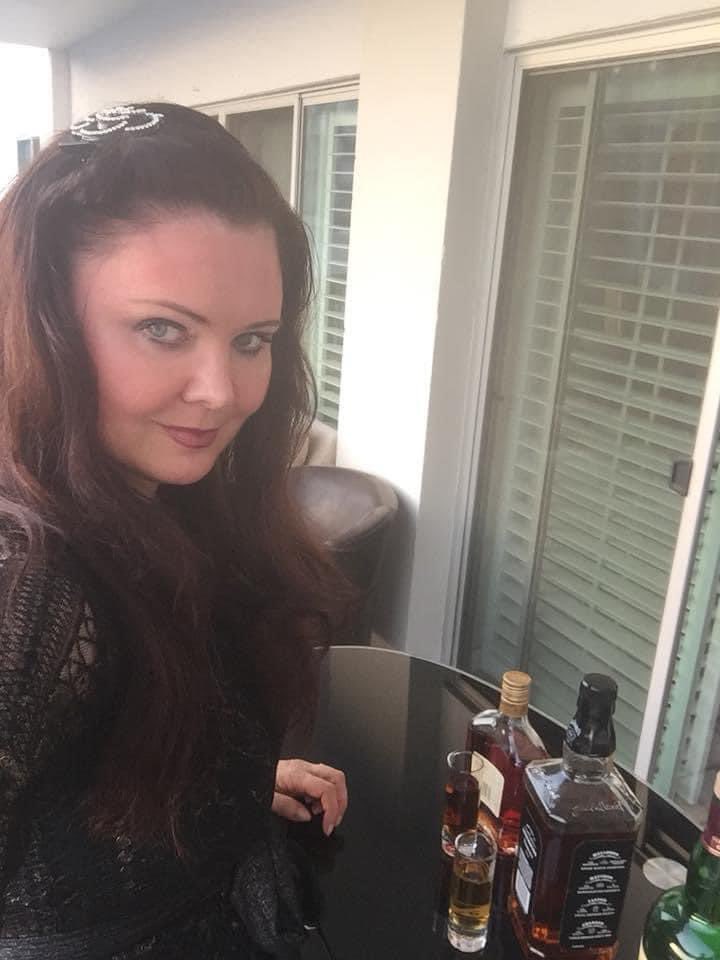 deedeegop's tweet photo. It's world bartender day! Cheers! #drinkswithdeedee https://t.co/YRnRfGXUeC