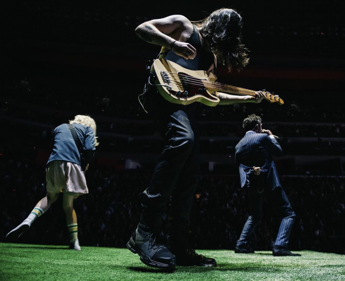 jenythhh's tweet photo. put this band on the soundtrack pls https://t.co/l4vTjrS5wY