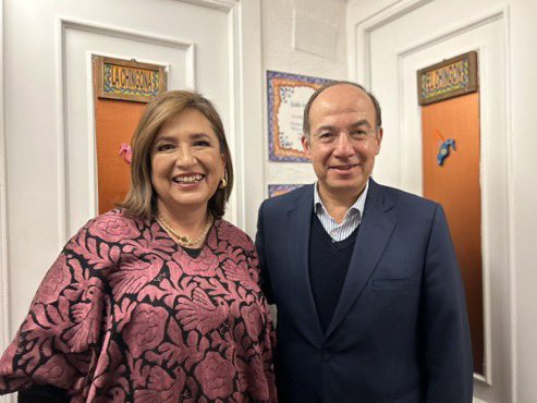 epigmenioibarra's tweet photo. Estos son hechos irrebatibles; 

1 Calderón le entregó la conducción de la guerra a García Luna quien está preso en NY por haber estado al servicio del narco.

2 Xóchitl como Calderón, a quien imita, no tiene escrúpulos de ningún tipo y recurre a la calumnia, a la infamia. https://t.co/bMEtTesbE8