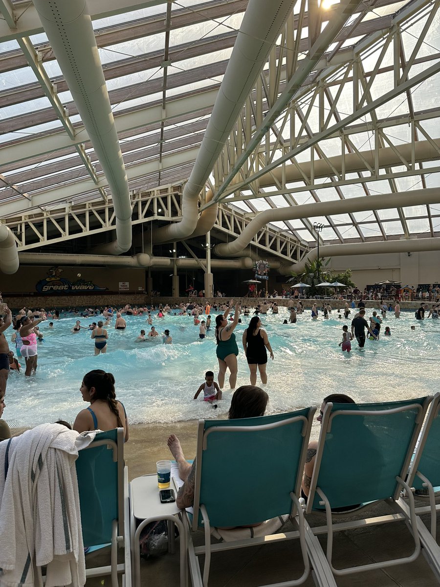 EddieBarstool's tweet photo. A slice of heaven in the Wisconsin Dells https://t.co/5FV44EUqM9