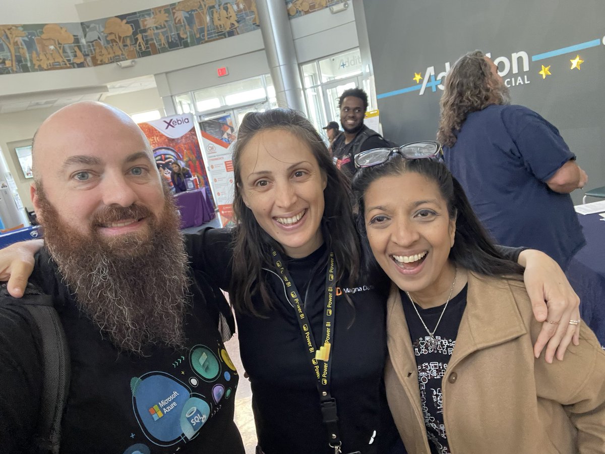 ReviewMyDB's tweet image. Florida data crew at @OrlandoCC! @CeBrusa @barkhah talking #SQLServer