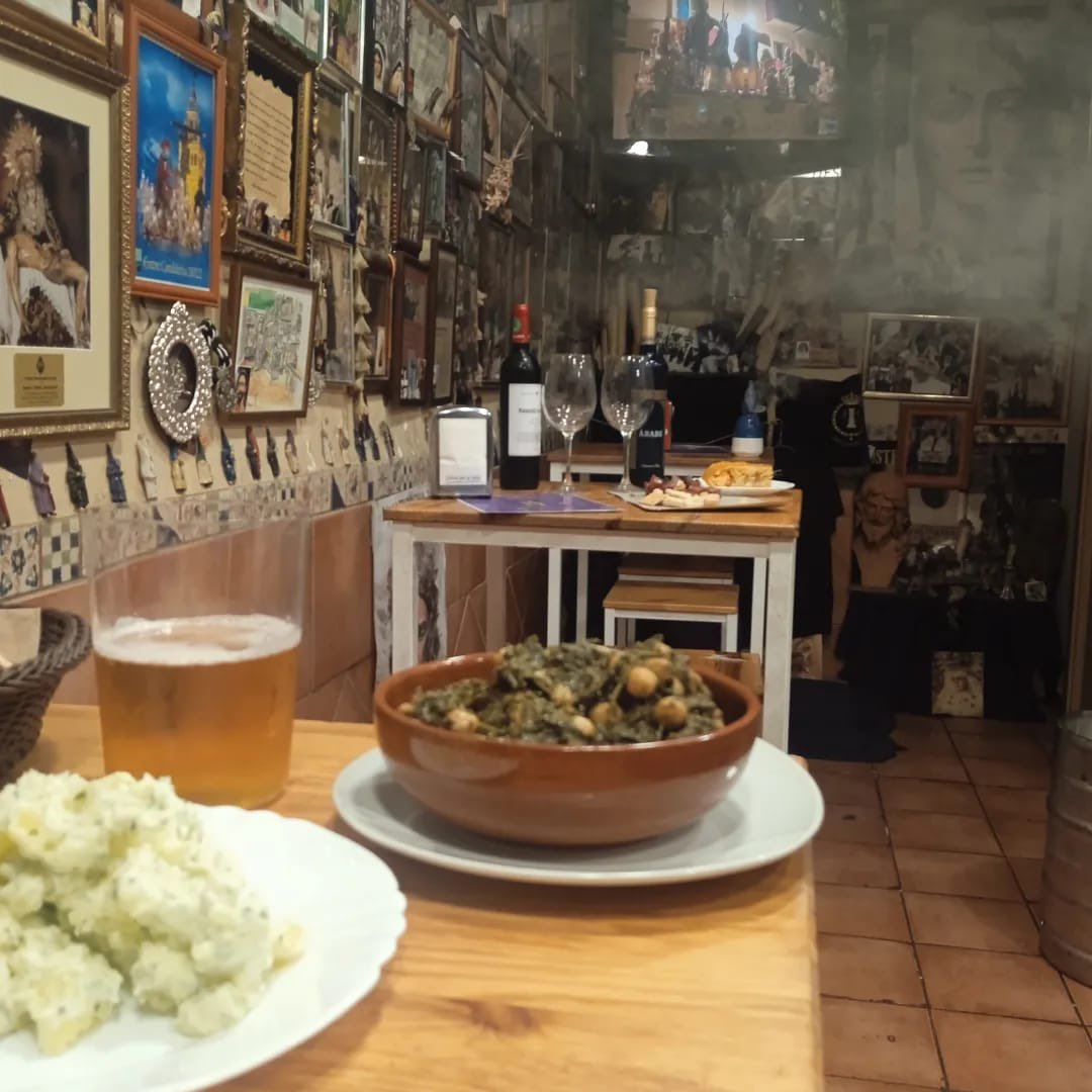 Seguimos disfrutando en @bodeguitaromeromejias de las mejores noches con vuestra compañía!!!vamos a la cerveza 🍻🍻 fresquita
#bodeguitaromeroymejias #cruzcampo #chicharrones #laesperaseve