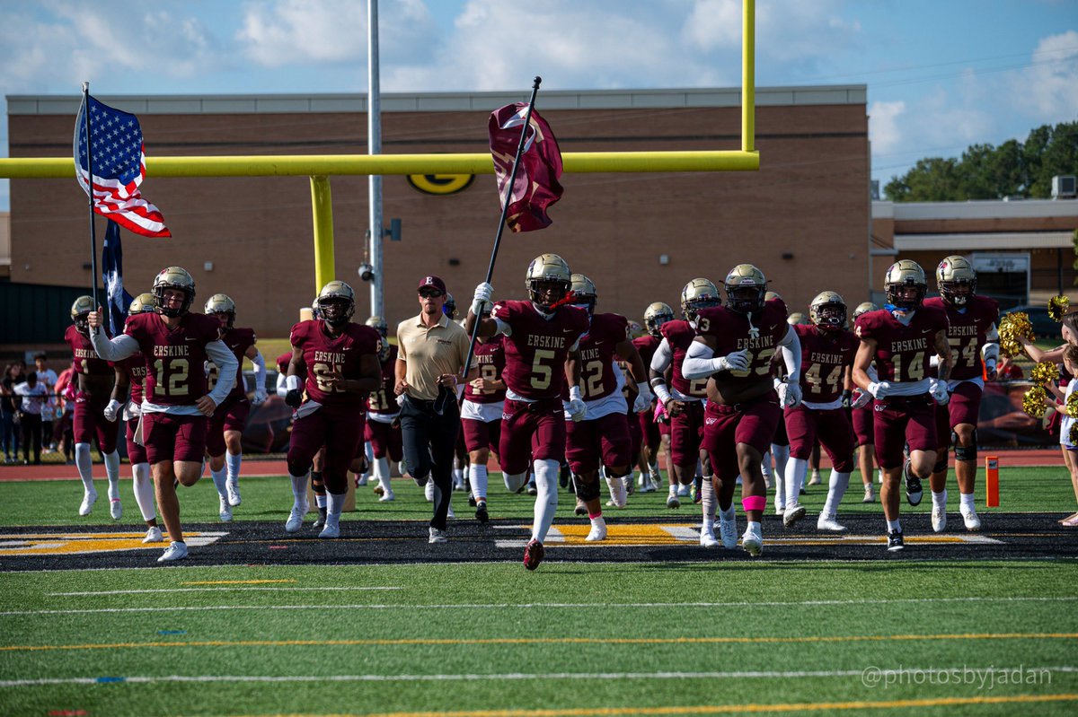 wells_markis's tweet photo. Thank you @coachbjeffcoat for the opportunity and amazing visit at @erskinecollege I am also extremely blessed to receive an offer from Erskine college! #AGTG @coachjj26 @CoachRhodes55 @coachwright_7 @Coachjmack50 https://t.co/VwDXuSrn7X
