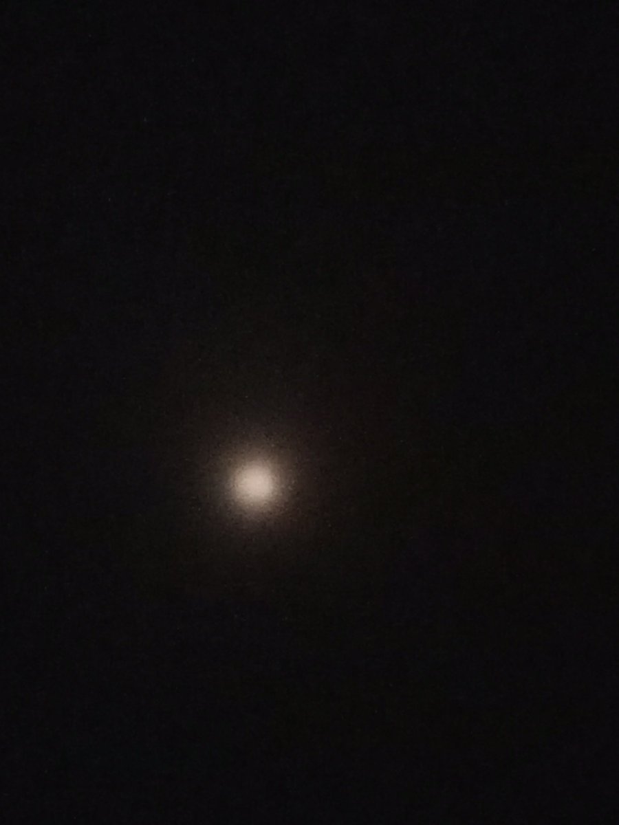 She's here.....

Odigo ka oga adi.

The full moon is here.

It's gonna be a great night.