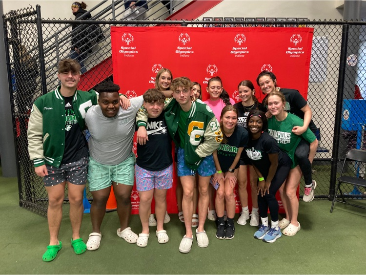 MinutemenCHS's tweet photo. We are so proud of our Champions Together Team of student athletes that took the “Polar Plunge” today at Four Winds Field to raise money and awareness for Special Olympics and Unified Sports! #WeAreConcord https://t.co/wp1QuT4f7b