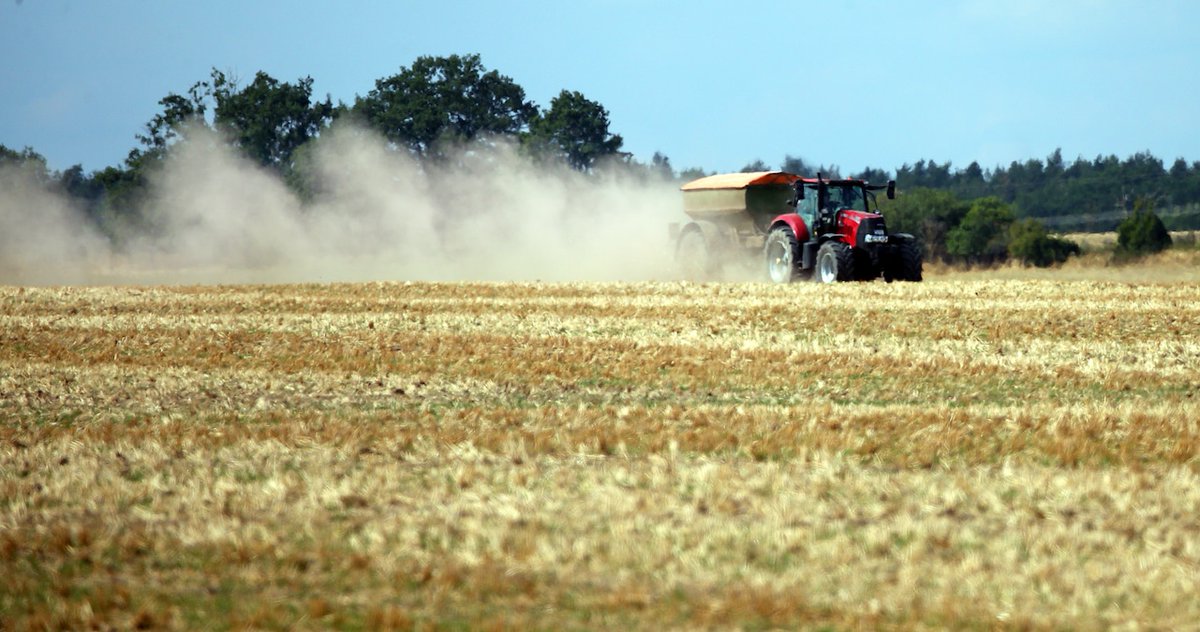 Hydroviv's Water Nerds (@hydroviv_h2o) on Twitter photo Study finds elevated microplastic emissions into the air from fertilizing fields with sewage sludge "biosolids" ecowatch.com/microplastics-… <a href="/JohnTrimner/">BanBiosolids</a> <a href="/biosolidsbattle/">Biosolids Battle</a> <a href="/PCBiosolids/">Perry County Concerned Citizens</a> <a href="/bennettpeer/">Dr. Kyla Bennett, PEER</a> <a href="/pnwmicroplastic/">pnwmicroplastics</a> <a href="/dr_imariwalker/">Imari Walker-Franklin | Microplastics Bae | PhD</a> <a href="/MicroPlastic101/">Healthy Earth NGO</a> <a href="/ChelseaRochman/">Chelsea Rochman</a> <a href="/smbrander/">Dr. Susanne Brander 🐟 🌊</a> <a href="/DrSCoffin/">Scott Coffin, Ph.D.</a> Study finds elevated microplastic emissions into the air from fertilizing fields with sewage sludge "biosolids" ecowatch.com/microplastics-… <a href="/JohnTrimner/">BanBiosolids</a> <a href="/biosolidsbattle/">Biosolids Battle</a> <a href="/PCBiosolids/">Perry County Concerned Citizens</a> <a href="/bennettpeer/">Dr. Kyla Bennett, PEER</a> <a href="/pnwmicroplastic/">pnwmicroplastics</a> <a href="/dr_imariwalker/">Imari Walker-Franklin | Microplastics Bae | PhD</a> <a href="/MicroPlastic101/">Healthy Earth NGO</a> <a href="/ChelseaRochman/">Chelsea Rochman</a> <a href="/smbrander/">Dr. Susanne Brander 🐟 🌊</a> <a href="/DrSCoffin/">Scott Coffin, Ph.D.</a>