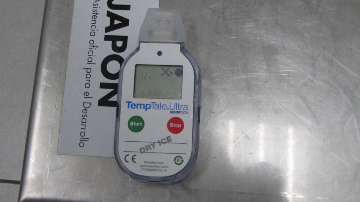 Equipo de investigación del CICES (Mined) realizando el protocolo de recepción de materiales.