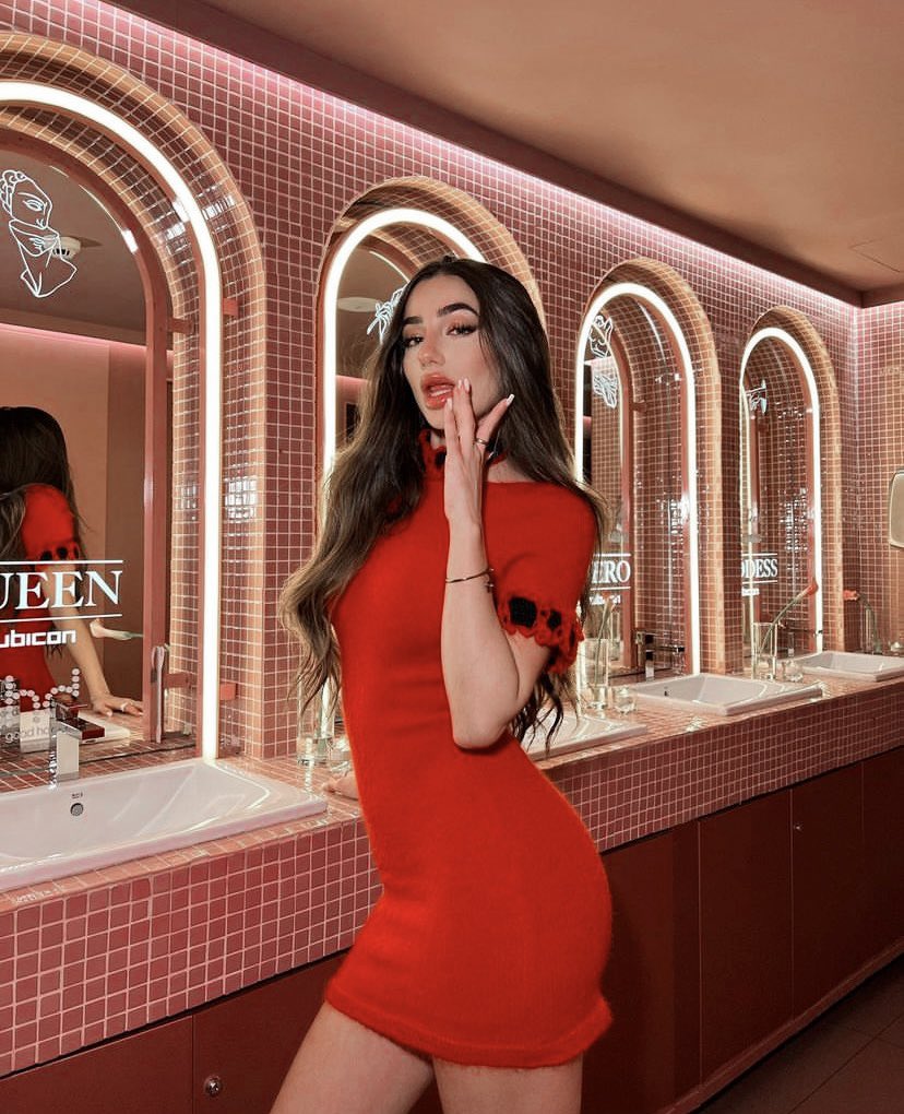 MACHERl3's tweet photo. ㅤㅤㅤ

                                        𝙎𝙀𝘼𝙍𝘾𝙃𝙄𝙉𝙂 :
                                          𝘍𝘐𝘖𝘙𝘌𝘓𝘓𝘈.

      — 22/23 años.
      — trama grupal.
      — fc sugerido.

ㅤ https://t.co/B3BQaTS9x2