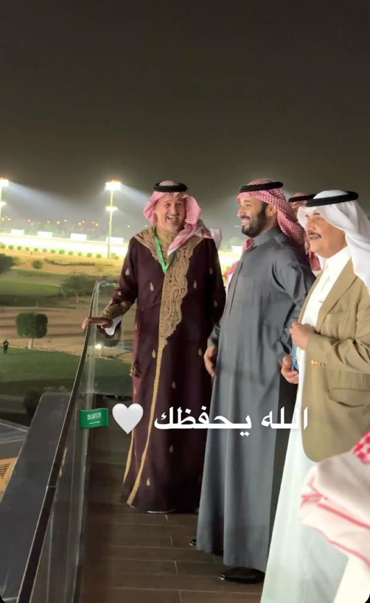 حفظك الله ورعاك
صورة لسمو ولي العهد في #كأس_السعودية