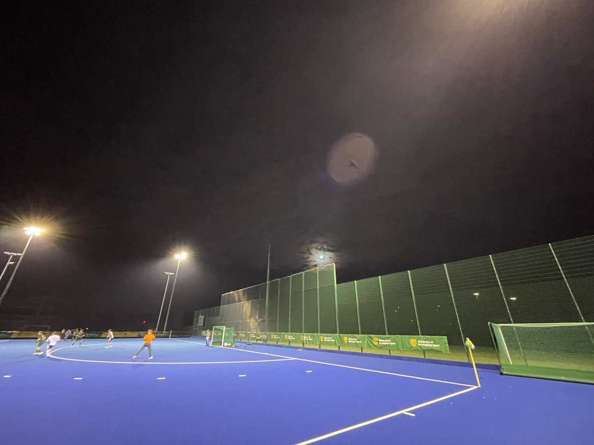 4lows's tweet photo. 3-1 to EG at Notts Uni hat trick from @1Mlow @EnglandHockey @eg_faithful @eghockeyclub under the moonlight. https://t.co/40QzAHOMfC