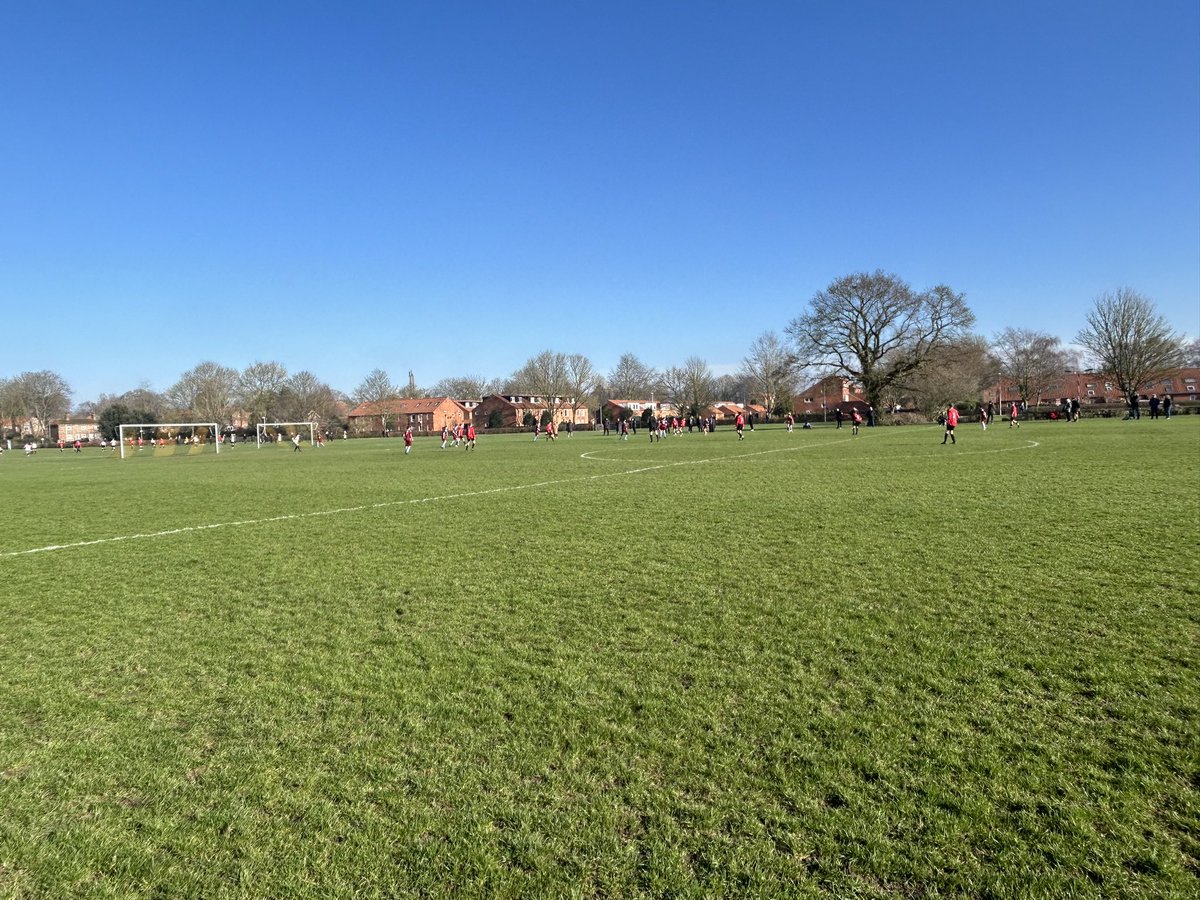 Fantastic effort from YSB U13 today at home vs Bradford. Battled hard, played some great football and scored some cracking goals. 

Goals from Thomas Whitehead (4), Sam Gorton and Arthur Richardson
⚽️⚽️

Final Score: York 6-1 Bradford