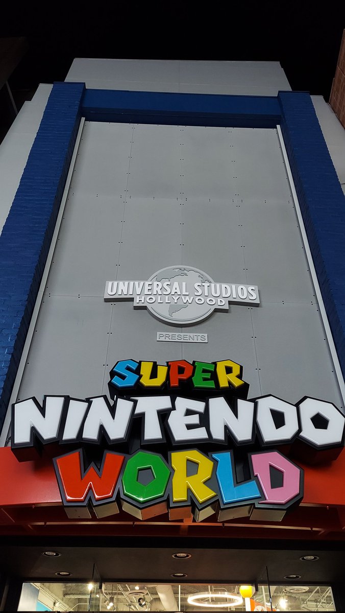 I'm here at #SuperNintendoWorld. #UniversalStudiosHollywood #CityWalkHollywood #UniversalCityWalk #SuperMarioBros #Nintendo #CityWalk