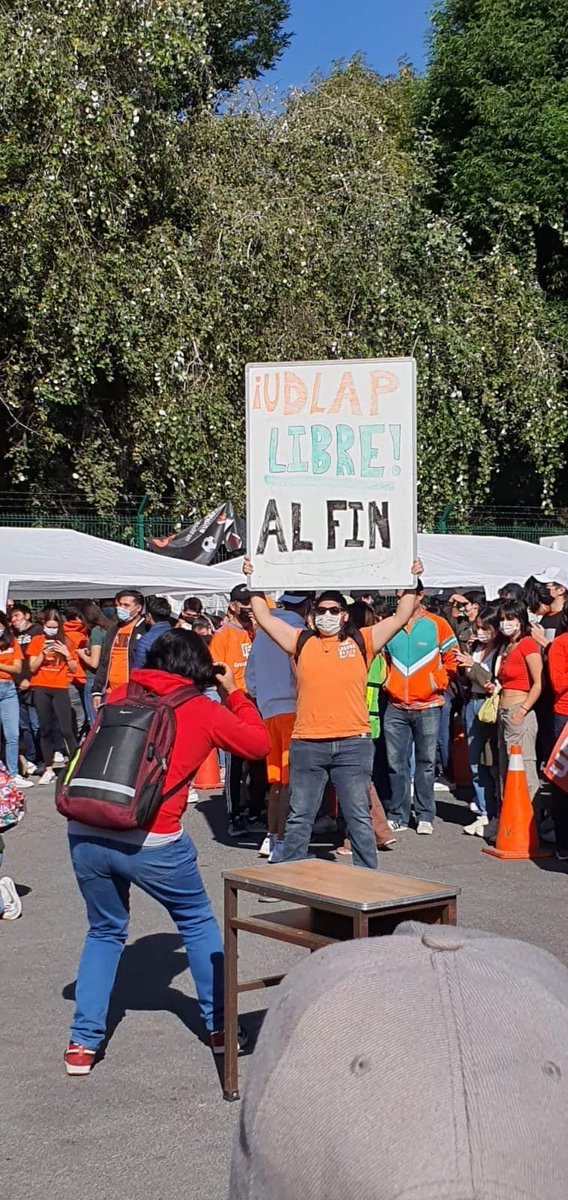 nanoprofe's tweet photo. Preservar la memoria de la historia reciente, es importante para no olvidar a los personajes que la causaron y recordar con gratitud a aquellos que lucharon por revertir una injusticia. Estén o no con nosotros todavía. Un día como hoy hace 2 años liberamos el campus. #UDLAPLibre https://t.co/6LffiWtPn9