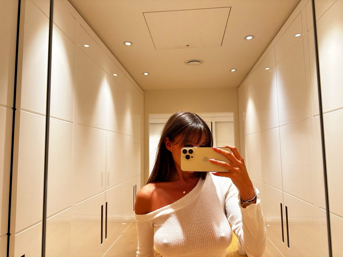 I think I was a bit cold🥶… 

Active on my 🌶️ page all evening😘

onlyfans.com/madsdavies