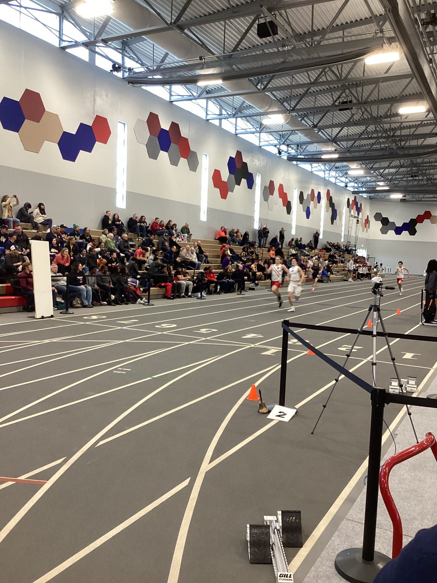 PSHSCougarsXCTF's tweet photo. Sophomore Artie Gamino wins his section of the 200 Meter Dash in 24.78 at the Clash at the Coliseum! #MultiSportAthlete #PMA #PowerWeekend24 https://t.co/9puyerUzBK