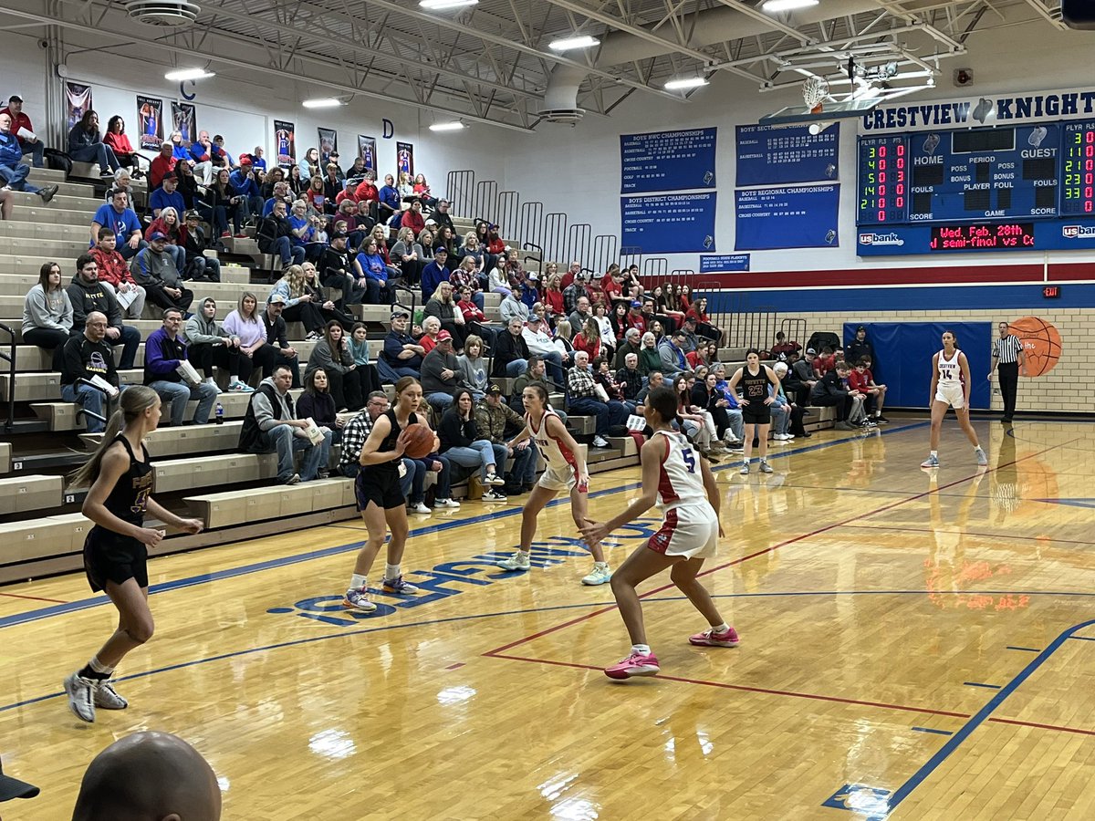 J_Lautzenheiser's tweet photo. VGBK after 1st: Lady Knights lead Fayette, 32-8, from The Ray in Convoy. #OHSAA Division IV Sectional Championship (NW District) #Knights https://t.co/st1UAzGyjN