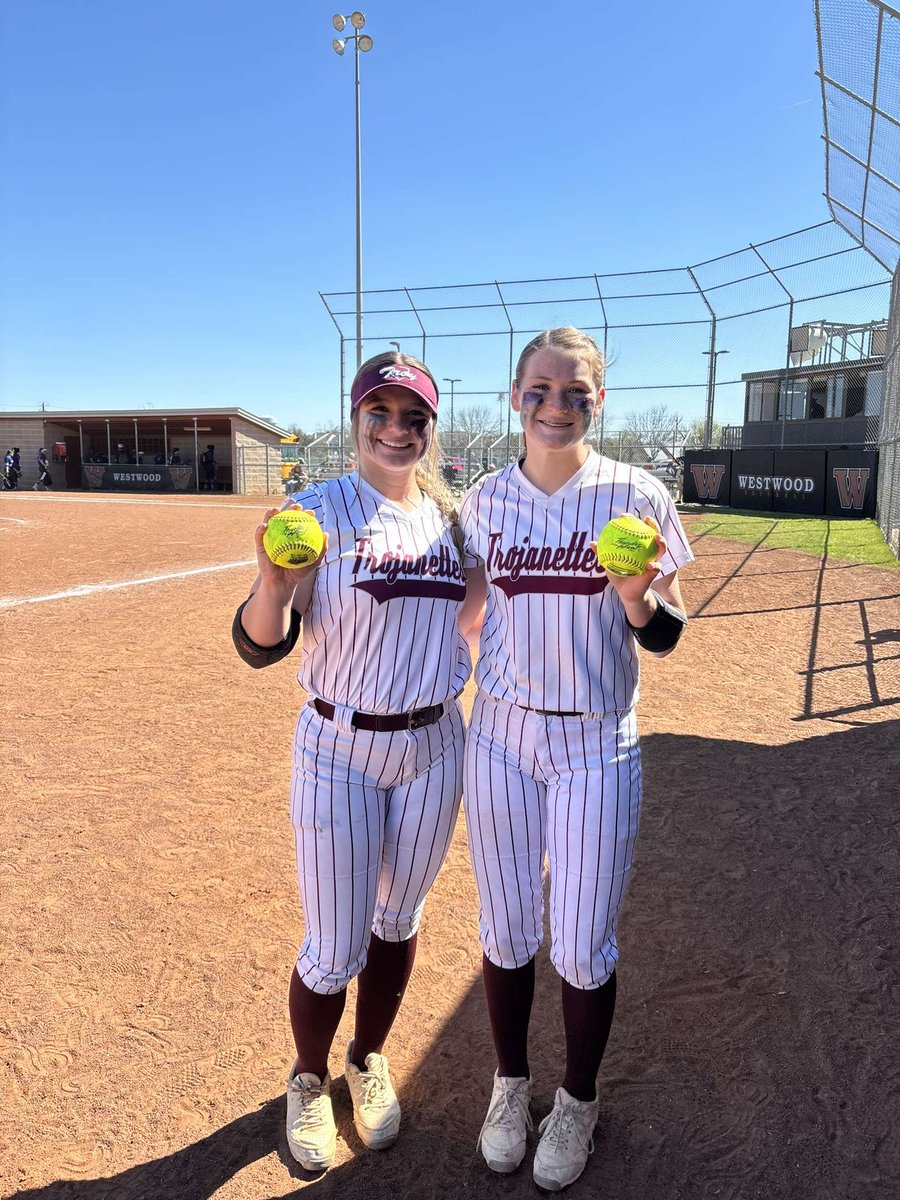 LaneySetzer17's tweet photo. First home run of the school season!!🥳 https://t.co/Y8IkqW87NZ