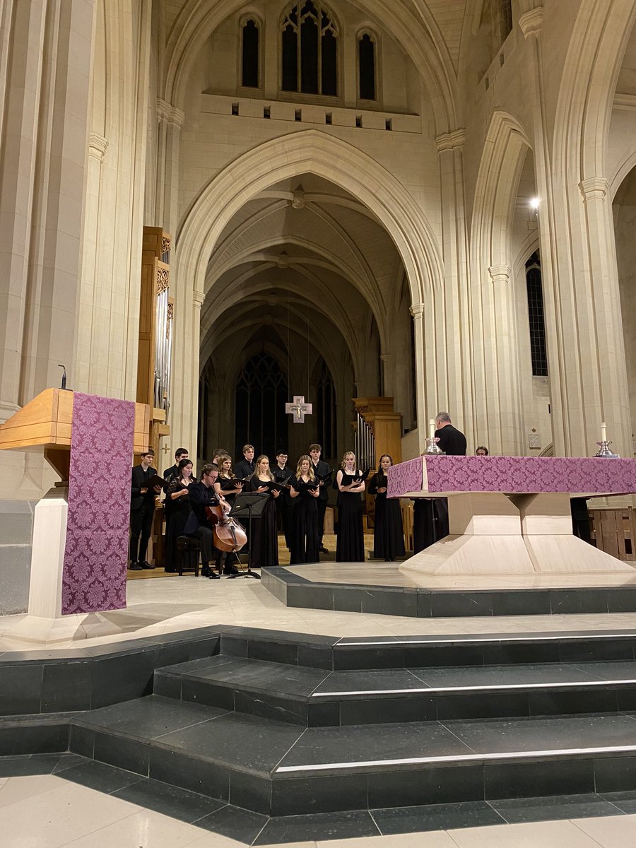 Beautifully intense performance by Choir of Royal Holloway giving UK premiere of composer <a href="/ggcomposer/">Geoffrey Gordon</a>’s stunning Crucifixus directed by Rupert Gough with Carwyn Jones, cello.