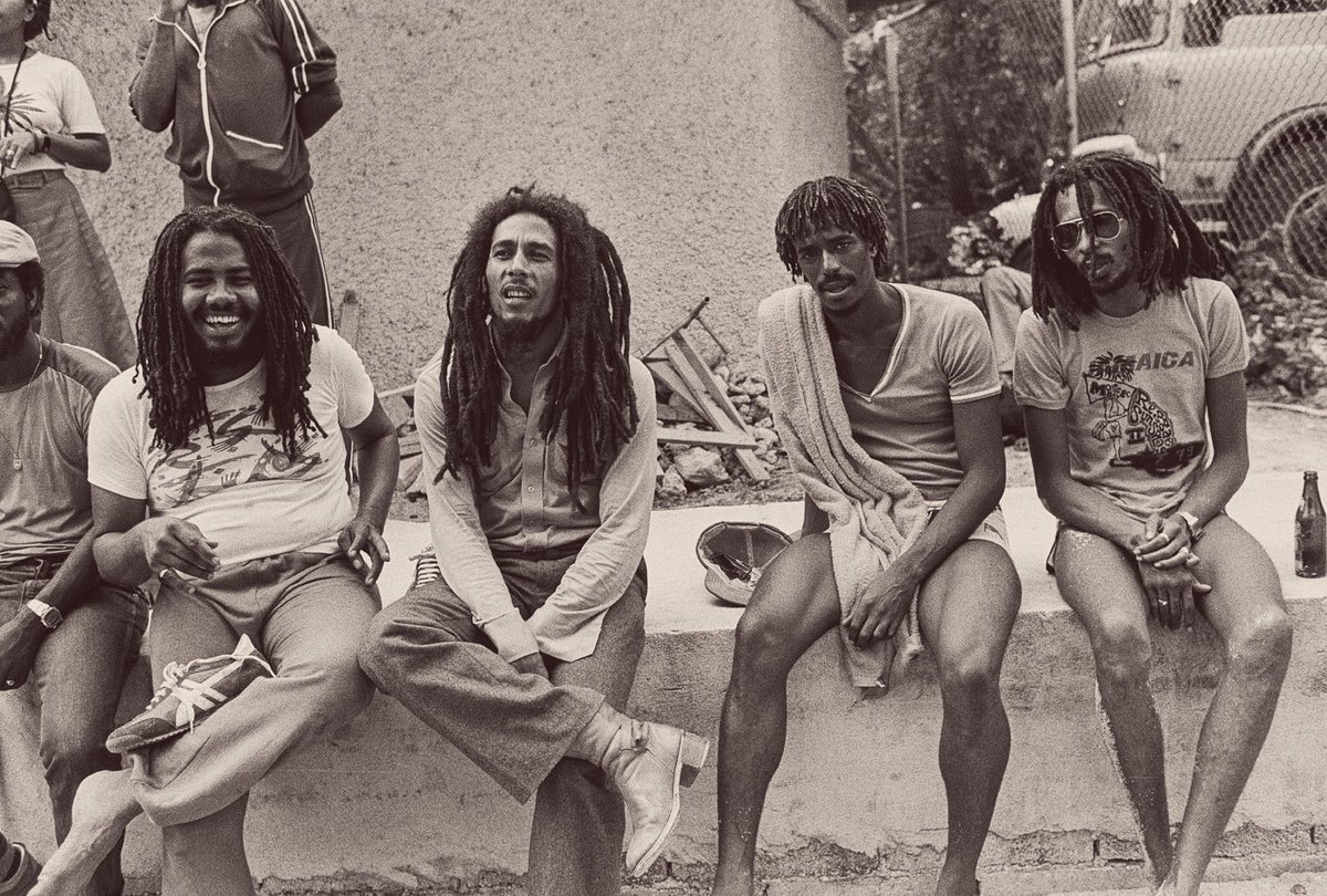 bobmarley's tweet image. “Reggae music is heart music from the people of Jamaica. A music within its own self. Music and family. You cannot separate music and family. You can separate lyrics, but you can’t separate music.” #BobMarley 🇯🇲 #Jamaica #reggae

📷 by #AdrianBoot
©️ Fifty-Six Hope Road Music…