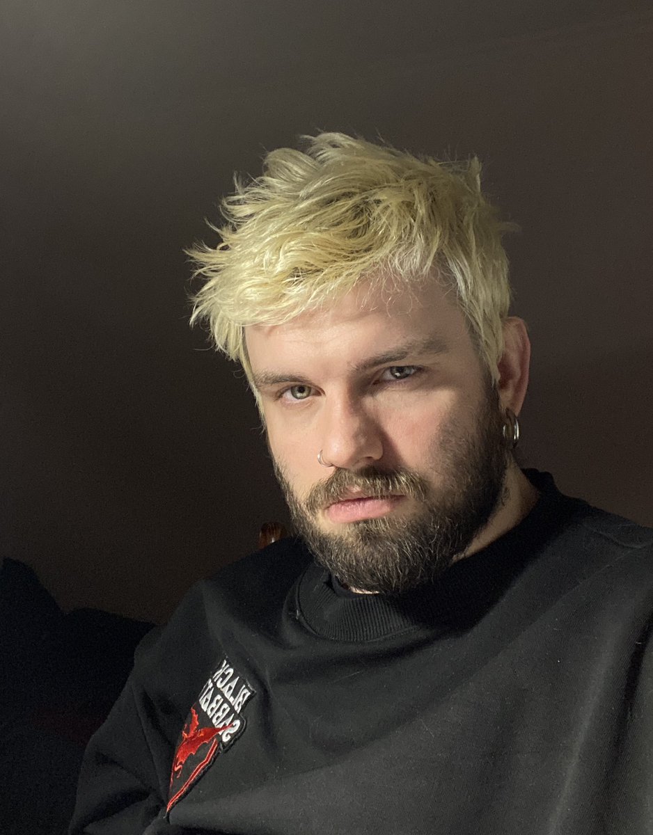 Это я за день до того как мне будут впиздошивать больнючие уколы в задницу.