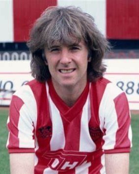One of the finest ever to play in red and white, we mourn the death of Stan Bowles 

A great entertainer and character who put smiles on the faces of all who saw him play

Our thoughts are with Stan's friends and family at this incredibly sad time ❤️🐝