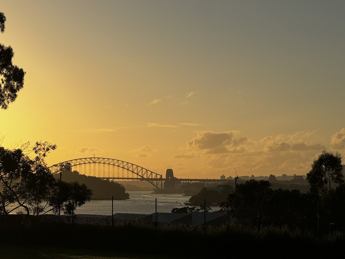 GarryJGray's tweet photo. We awoke to this, this morning, a stunning summers morning here in #Sydney #sydneyaustralia
What a great day to be a Queenslander in Sydney!
#rugby #superrugbypacific #superrugby #queenzlander #queensland #ANewEraForQueensland https://t.co/GAnAf4wKEZ