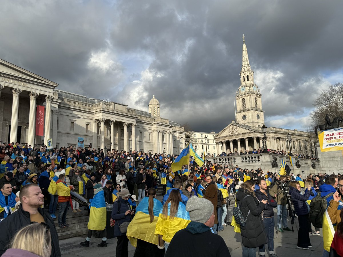 RoltTim's tweet image. Good turnout today for the Ukraine Protest at Trafalgar Square 😊 Glory to Ukraine #SlavaUkraini