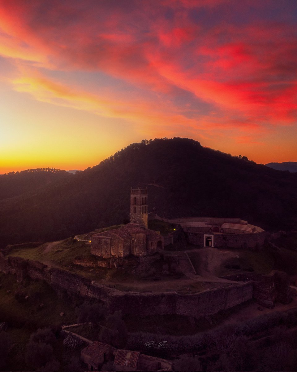 rafaelsanexp's tweet photo. La sierra de huelva, un lugar que te dejará huella. #huelva https://t.co/bpsJL40TXB