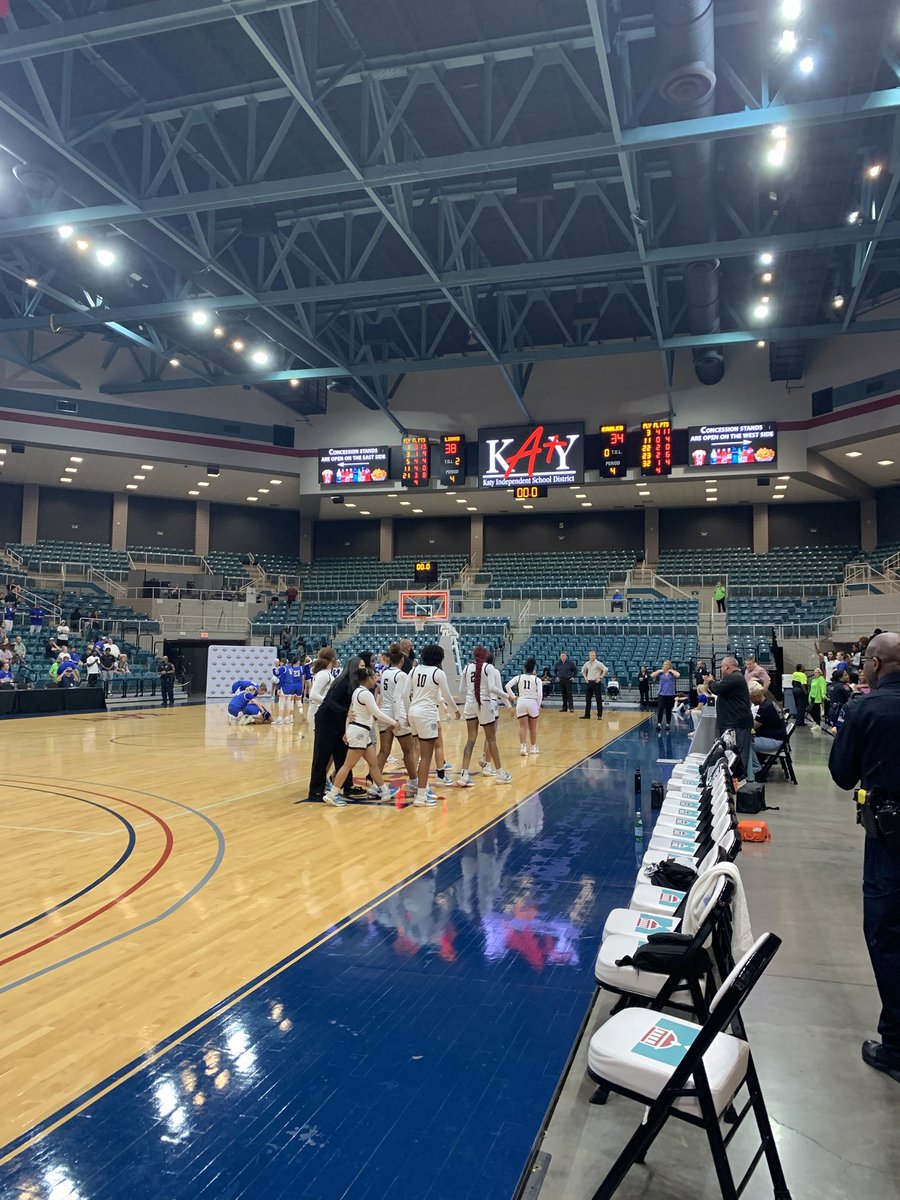 The Randle Lions advance and are roaring to the state tournament in San Antonio!