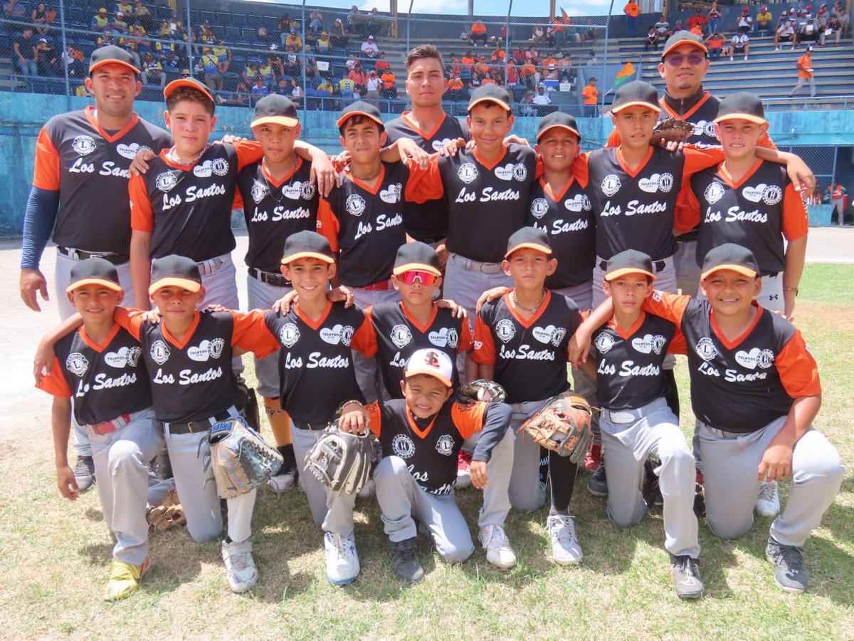 Los Santos es el CAMPEÓN de la categoría Infantil.

Felicidades.