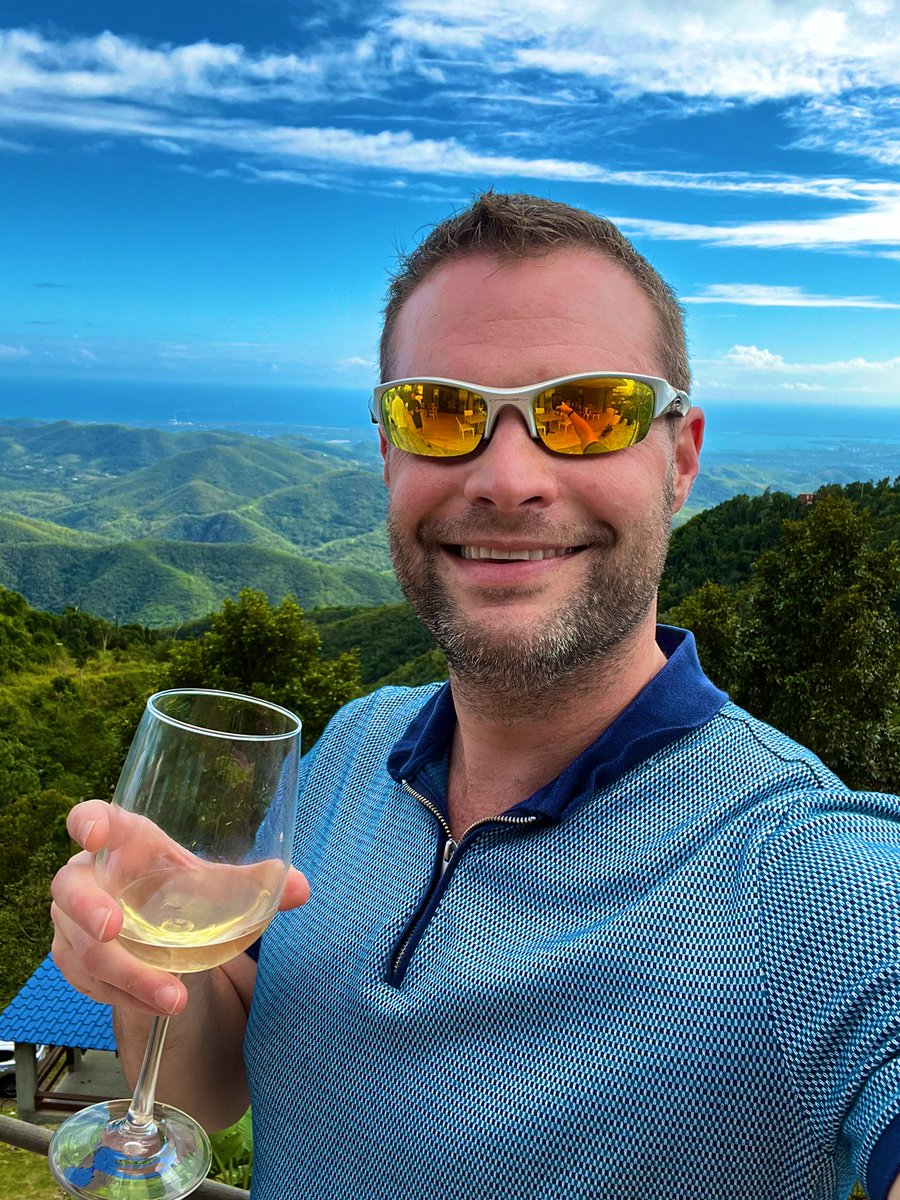 Amazing mountain culinary experience in Puerto Rico — w/ great friends and views! 😍🍷