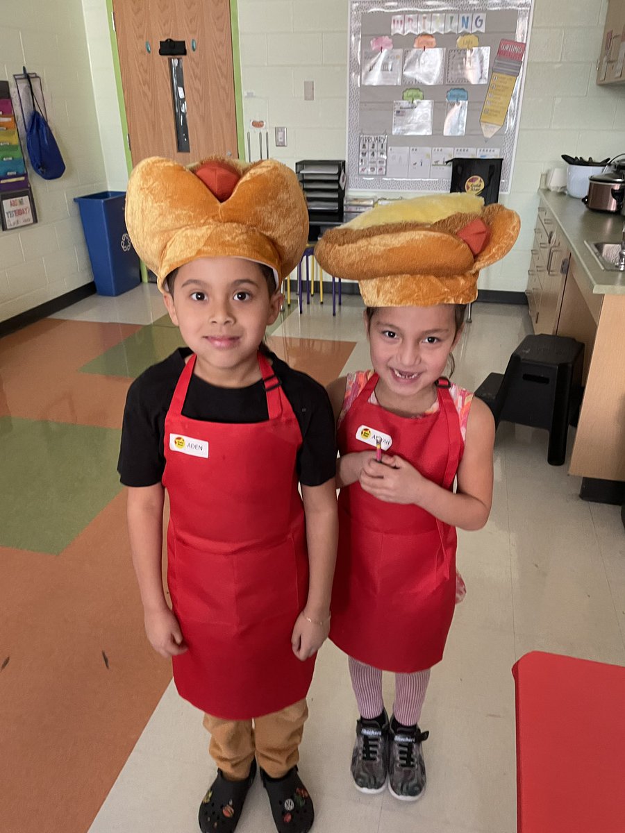 Celebrated #CincinnatiChiliWeek yesterday by turning our classroom into <a href="/goldstarchili/">Gold Star</a>! We had a blast! Thank you Gold Star for sending us some goodies to help make this happen! ⭐️❤️