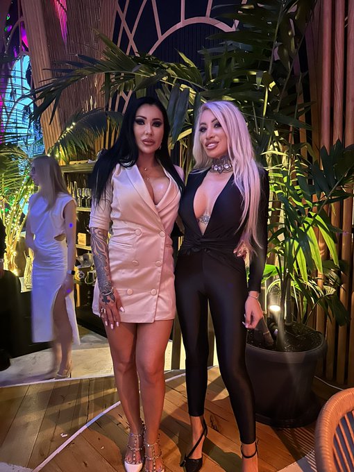 🥂 happy birthday @Mistress_Saida https://t.co/5gcMJvImkq<a class="tags" target="_blank" title="On Twitter" href="/?out=eyJ0eXAiOiJKV1QiLCJhbGciOiJIUzUxMiJ9.eyJpYXQiOjE3MTk4NDQ4MTMsImlzcyI6InR3cG9ybnN0YXJzLmNvbSIsIm5iZiI6MTcxOTg0NDgxMywiZXhwIjoxNzUxMzgwODEzLCJyZWRpcmVjdF91cmwiOiJodHRwczovL3R3aXR0ZXIuY29tL01pc3RyZXNzX1NhaWRhIn0.w1zZX7ouw0gYeQl9_nY3GjfzQJ6-1QCdwsTv4jWfwhA00JxhdKhi-GPCfG39RIA7Vmizjcf-4kL3KfmLMyJCLQ">@Mistress_Saida</a><a href="/tag/dubai"class="tags"><span>#dubai</span></a>