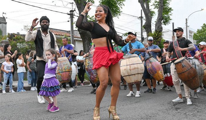 ¡Carnaval en el SACUDE! Se realizará un corso el domingo 25 de febrero. 🎊🥳

Más información: buff.ly/49llm2i 

#municipiod #noticiasmunicipiod #barriosmunicipiod #carnaval2024