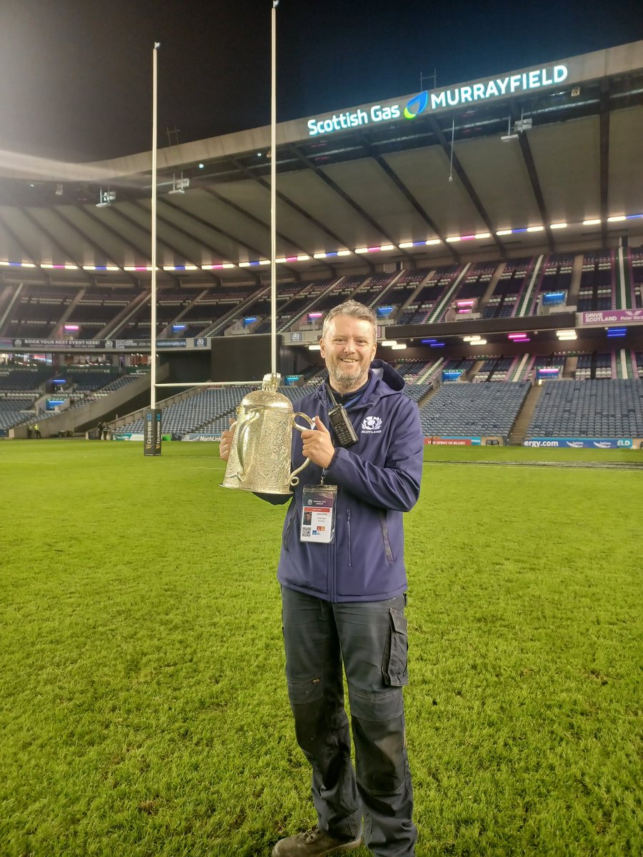 A good day at the office. A team for a winning team. 🏆 #SCOvENG #CalcuttaCup