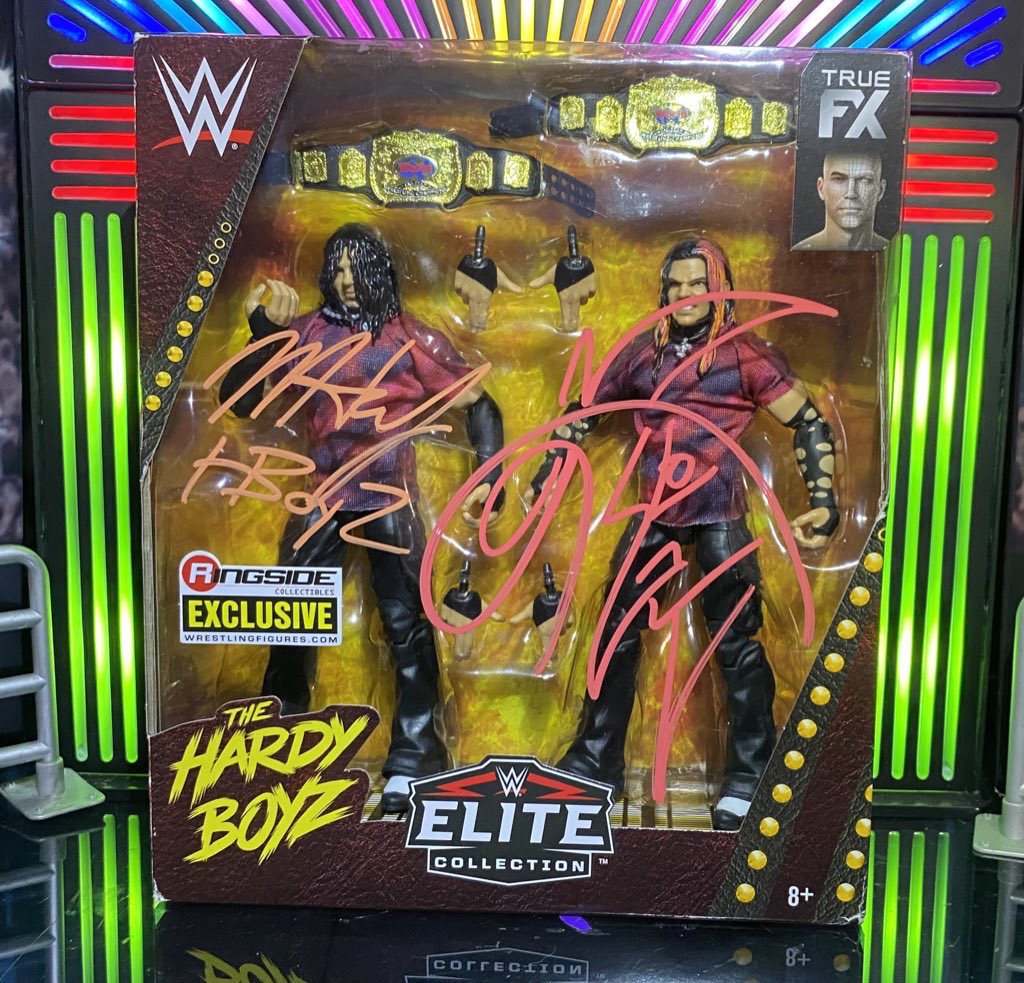 The Hardy Boyz - @MATTHARDYBRAND and @JEFFHARDYBRAND at @Timewarpashland! It was great meeting one of the best tagteams of all time! #FigLife This @Mattel @RingsideC Exclusive #WWEEliteSquad 2-pack looks awesome signed!