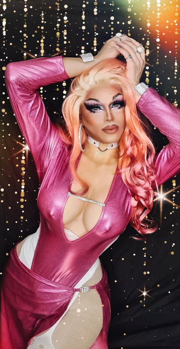 ZoranaDawnArt's tweet photo. On Top 🏇 #tiktok #transformacion #therealness #transformation #jewelry #jewellery #jennajameson #pink #pinkhair #pinkaesthetic #pvcfashion #pinkeyeshadow #pinkcake #pvc #photography #pvcfetish #pamelaanderson #pamela https://t.co/uOh8DpTKq6