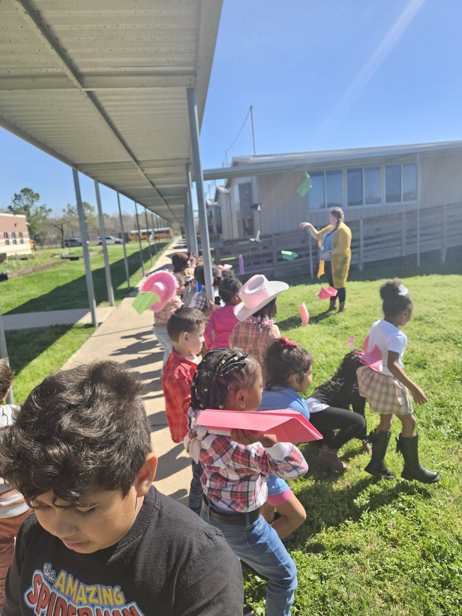 Jennifer Barrera (@andrepkbarrera) on Twitter photo Our PreK students had a blast building and flying paper airplanes ✈️ this past week! <a href="/CFISDAndre/">Andre' Elementary</a> <a href="/MrsMorrison321/">Stephanie Morrison</a> <a href="/CFISDPK1/">cfisdprimary</a> Our PreK students had a blast building and flying paper airplanes ✈️ this past week! <a href="/CFISDAndre/">Andre' Elementary</a> <a href="/MrsMorrison321/">Stephanie Morrison</a> <a href="/CFISDPK1/">cfisdprimary</a>