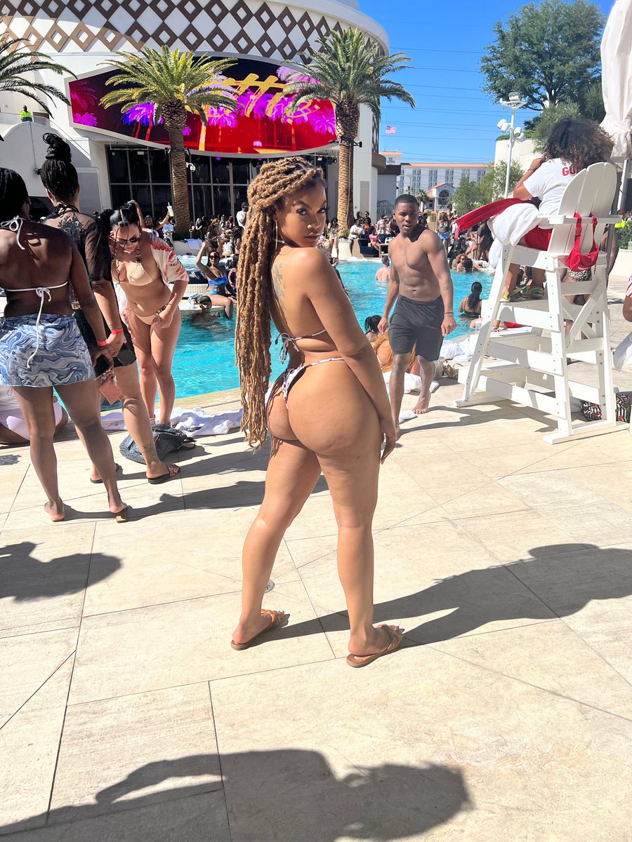 QueenBee______'s tweet image. 