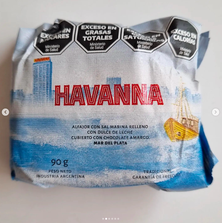 carasaki10's tweet image. 🐐🥞🇦🇷 El alfajor es la Messi de las golosinas y Messi es más argentino que el alfajor. Por eso, sale hilo de Messi as alfajores. Y porque no hay nadie más fanático que yo de ambas cosas juntas: