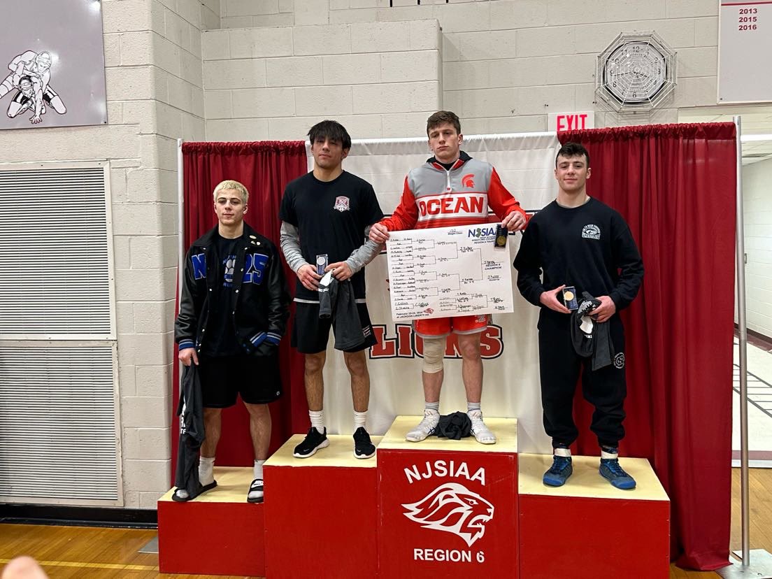 Congratulations Tyler Russ for placing 3rd in region 6!

Good luck next week at states 🤼‍♂️