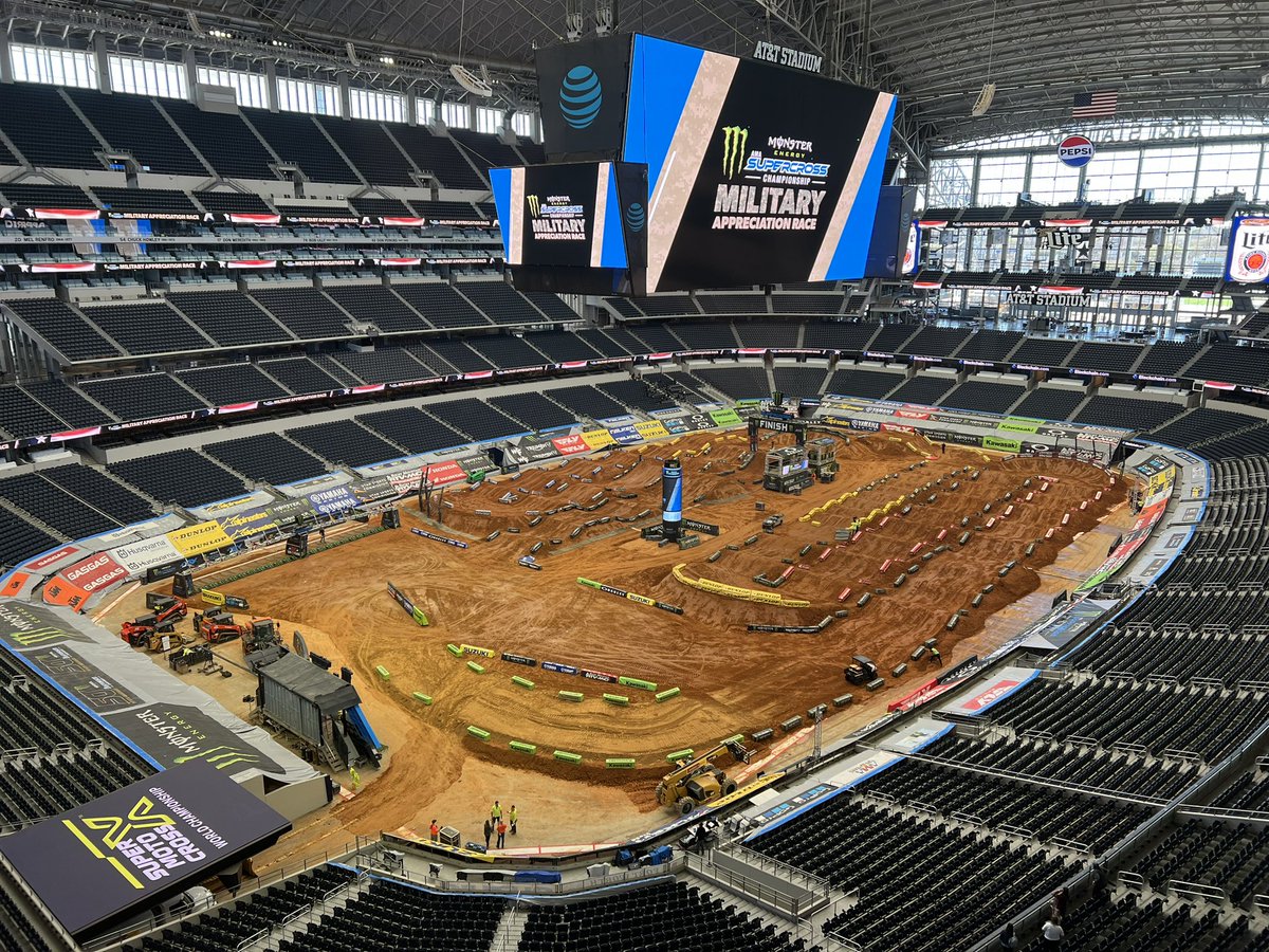 Taking over AT&T Stadium with @SupercrossLIVE ! Hearing the sand section is a smidge challenging for the riders out there today… Anyone else hearing anything about this track? ❕Our SMX Insider Pre Race Show kicks off at 630pET followed by racing at 7pET — all on @peacock!