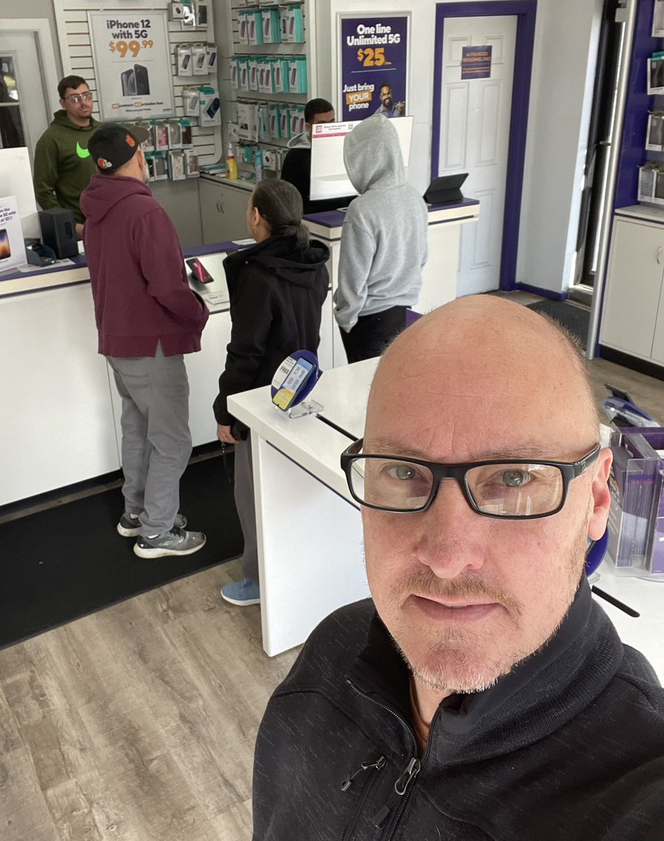 It’s a great day at #MetrobyTmobile!!  Folks are stretching their tax returns by switching to the best value in wireless. Phones, tablets and blazing fast 5G Home Internet.  Stop by Puritas Ave and check it out!!  #CentralEast #ClevelandWest