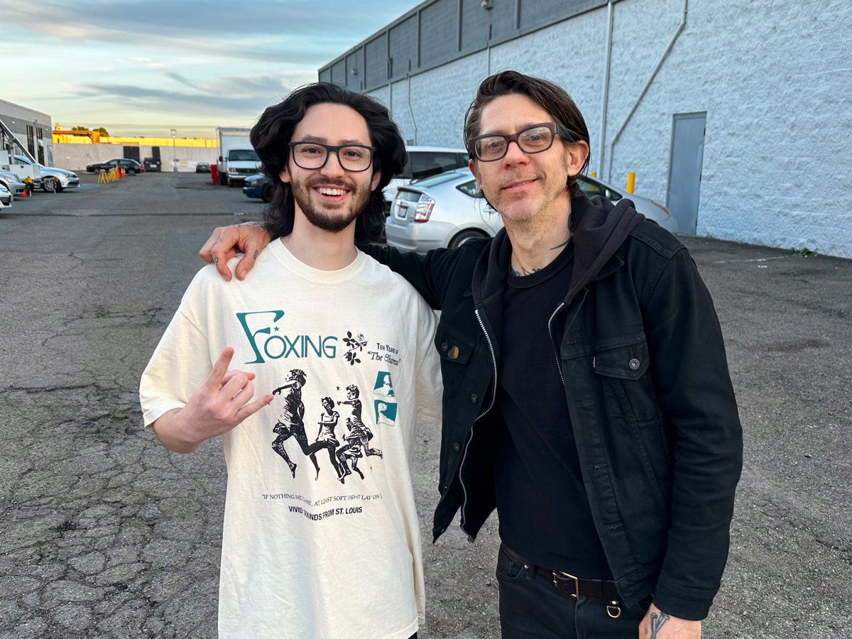 AkatsukiJonny's tweet image. Had the best two days seeing and meeting @Alkaline_Trio while they’re starting their tour in SoCal!! 
Thanks for the pics dudes and thanks for the extra selfie while taking the pic of Atom and I, Matt!! Happy Birthday Matt!! 🥳 @matttskiba @danielandriano #atomwillard #mattskiba