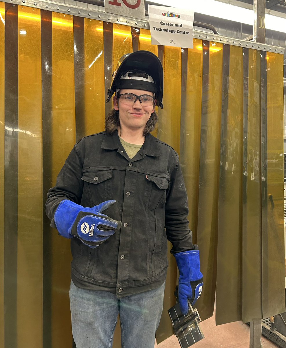 Central Memorial High School - CBE tweet media